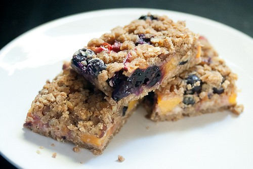 Peach-Blueberry Oat Crumble Bars