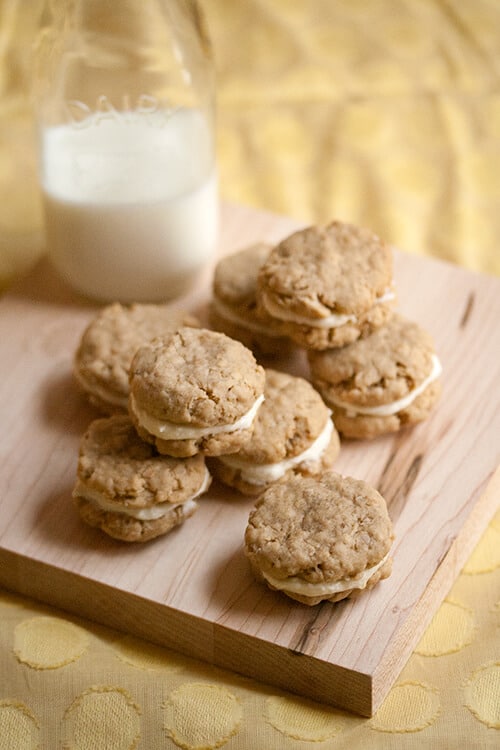 Lemon Oatmeal Creme Cookies